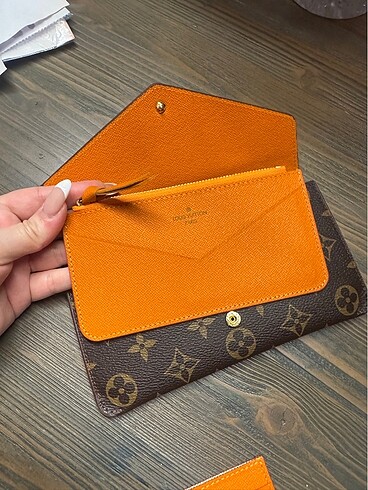 Beden Louis Vuitton cüzdan