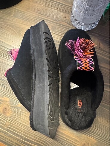 37 Beden Ugg terlik