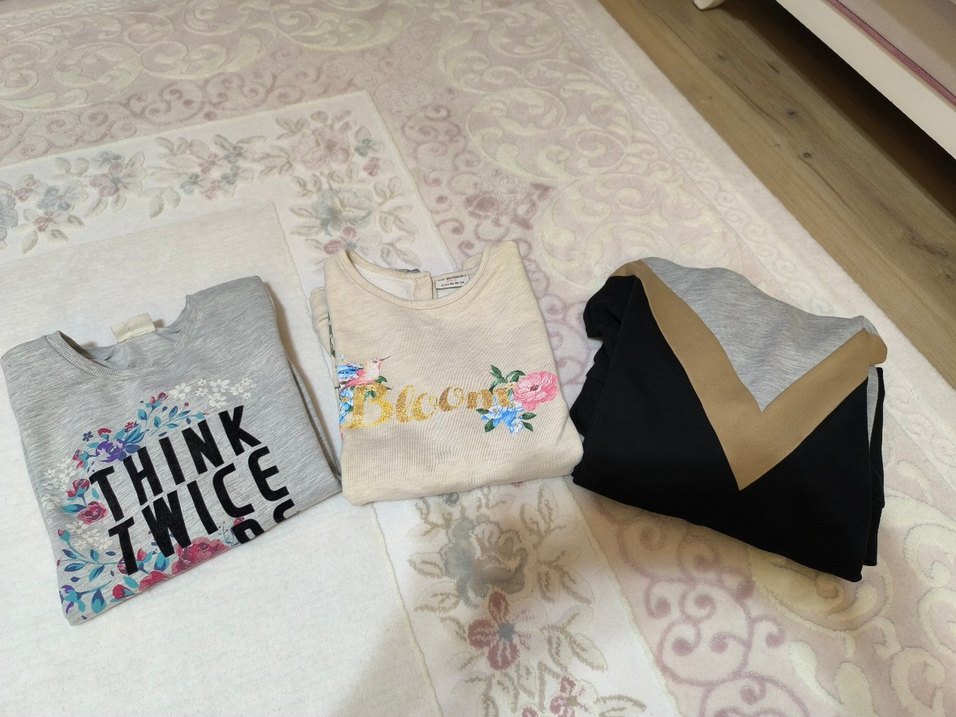 Beyaz Çiçek Baskılı Kız Sweatshirt - Görsel 2