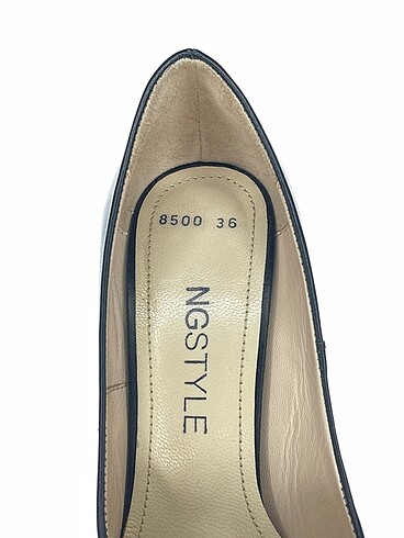 36 Beden siyah Renk NG Style Stiletto %70 İndirimli.
