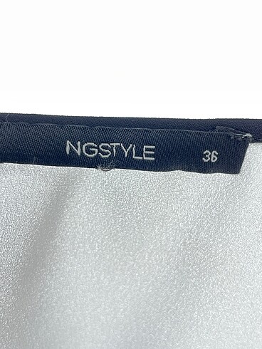 36 Beden beyaz Renk NG Style Bluz %70 İndirimli.