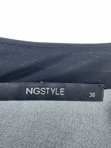 36 Beden siyah Renk NG Style Bluz %70 İndirimli.