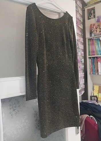 sirt dekolteli hm simli elbise - Görsel 3