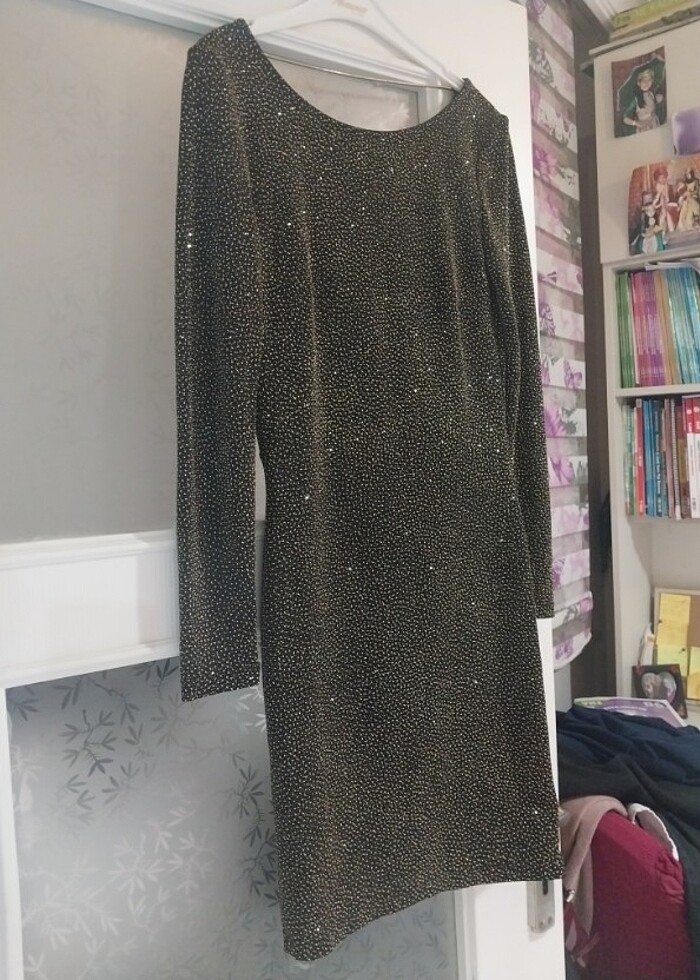 sirt dekolteli hm simli elbise - Görsel 3