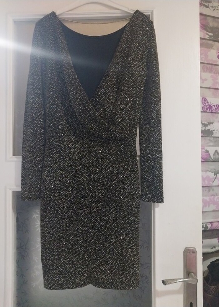 sirt dekolteli hm simli elbise - Görsel 4