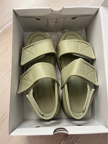 Deichmann Yeşil sandalet
