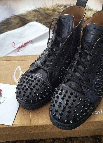 Christian Louboutin 43