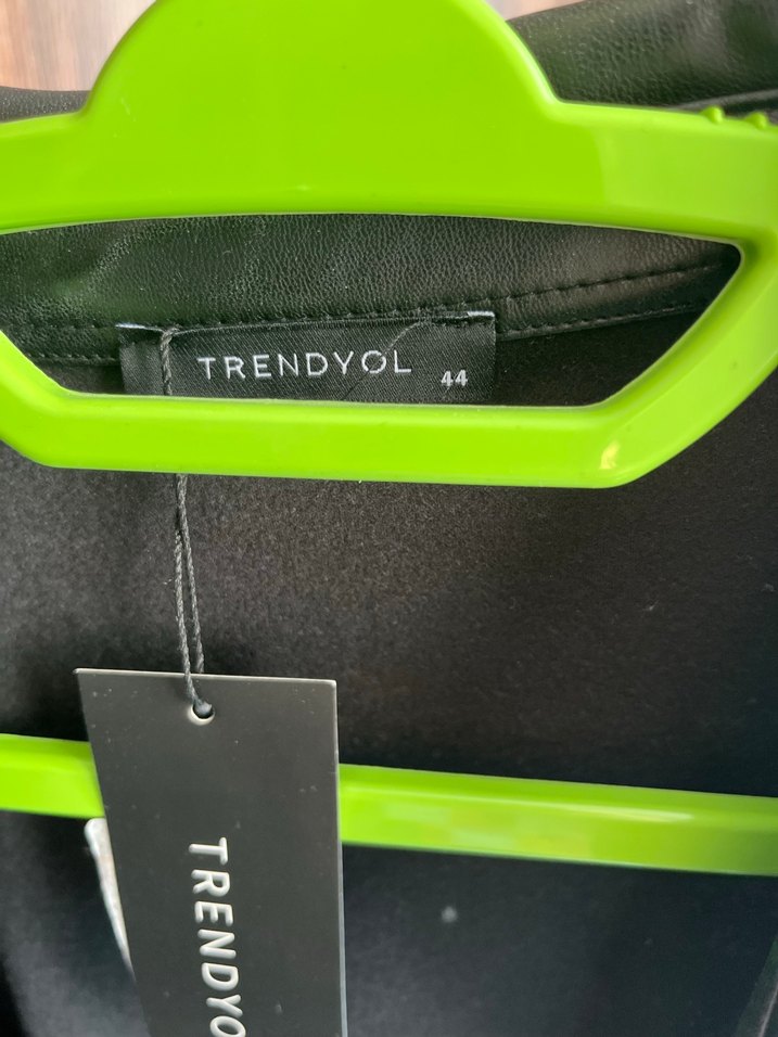 Siyah Düğmeli Deri Kadın Ceket - Görsel 3