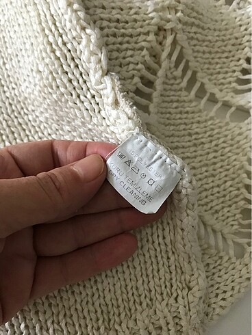 s Beden çeşitli Renk Püsküllü Delikli Krem Hırka