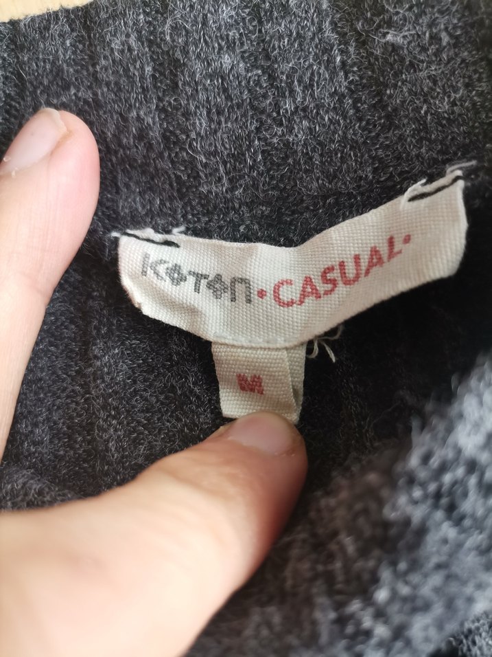 Gri V Yaka Mini Triko Kadın Kazak - Görsel 3