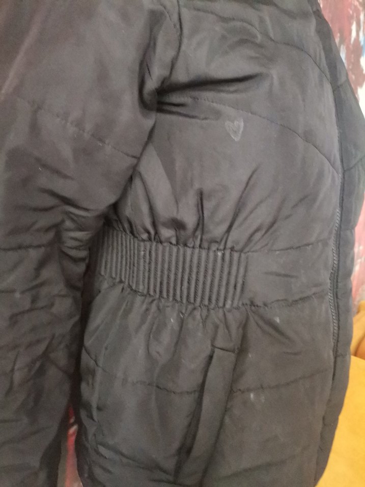 Siyah Kapüşonlu Kadın Kışlık Mont - Görsel 3