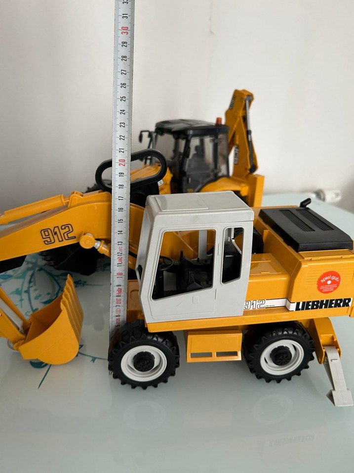 Sarı Liebherr Oyuncak Kepçe - Görsel 3