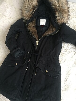 Siyah parka pull&bear