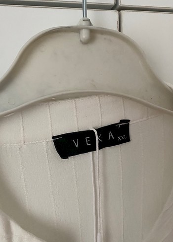 Uzun Kollu Beyaz Nakışlı Keten Gömlek - Görsel 2