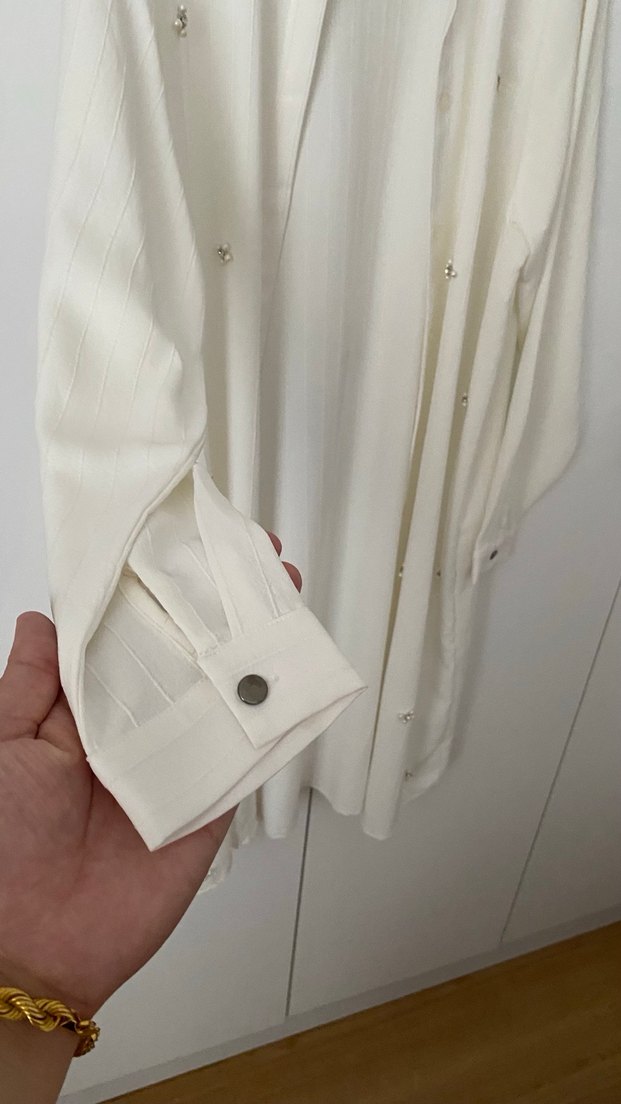 Uzun Kollu Beyaz Nakışlı Keten Gömlek - Görsel 3