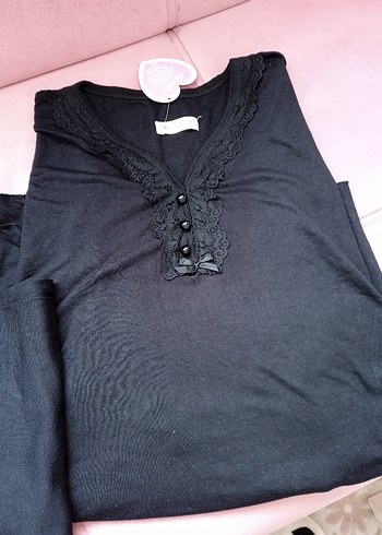 Dantelli V Yaka Siyah Kadın Pijama Üstü 0