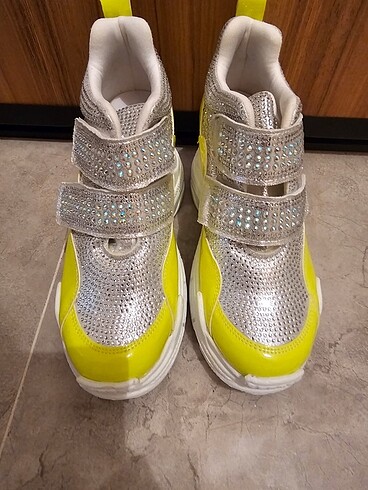 Nine West Taşlı spor ayakkabı