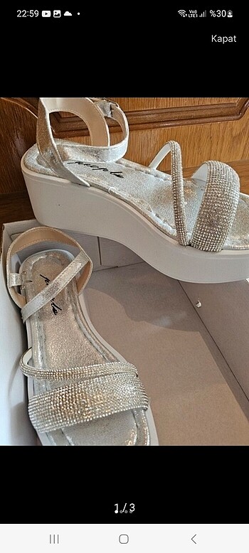 Zara Taşlı sandalet