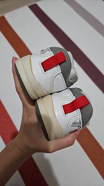 20 Beden Nike 19.5 numara çok rahat