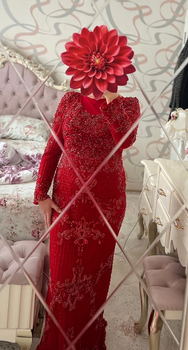 Kırmızı Boncuk İşlemeli Uzun Kollu Abiye Elbise - Görsel 2