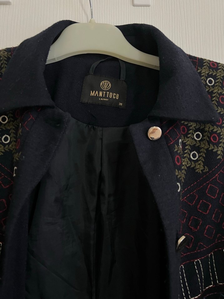 Nakışlı Lacivert Uzun Goth Kadın Kaban - Görsel 3