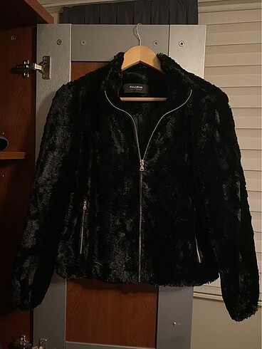 Pull and bear kürklü ceket