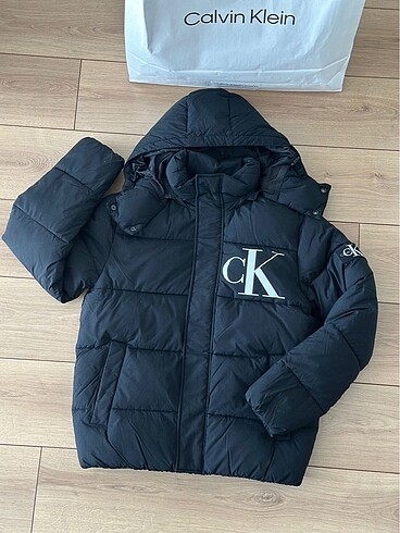 Calvin Klein Mont