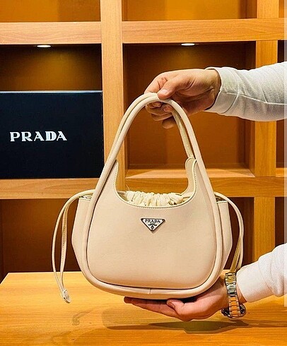  Beden siyah Renk Prada????