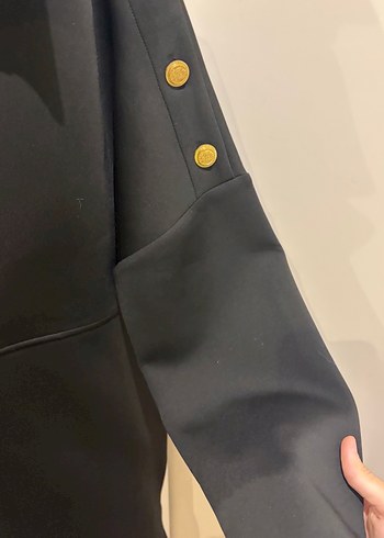 Siyah Düğmeli uzun üst - Görsel 5