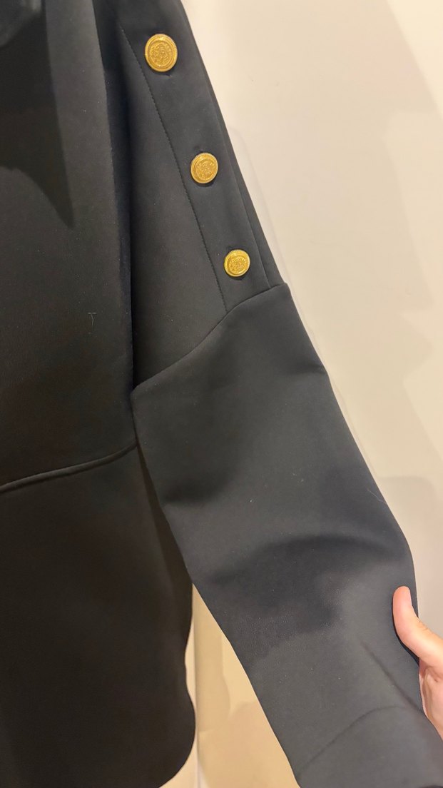 Siyah Düğmeli uzun üst - Görsel 5