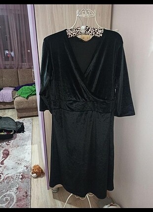 Siyah kadife elbise 
