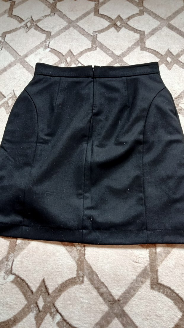 Siyah Dar Kesim Astarlı Yandan Yırtmaçlı Mini Etek - Görsel 3