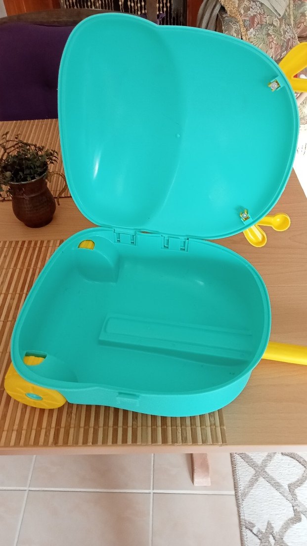 Çekçekli Oyuncak Valiz Okul Çantası - Görsel 3