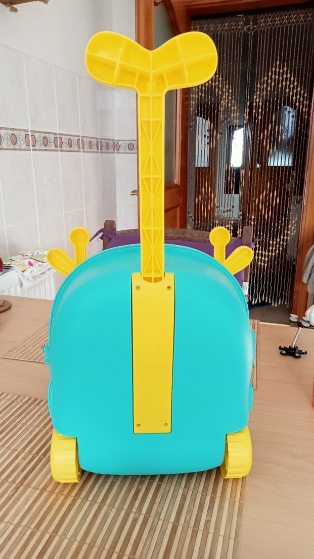 Çekçekli Oyuncak Valiz Okul Çantası - Görsel 2