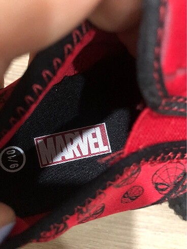 26 Beden kırmızı Renk Marvel deniz ayakkabısı