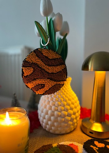 Sarı ve Kahverengi Desenli Dekoratif Anahtarlık - Görsel 2