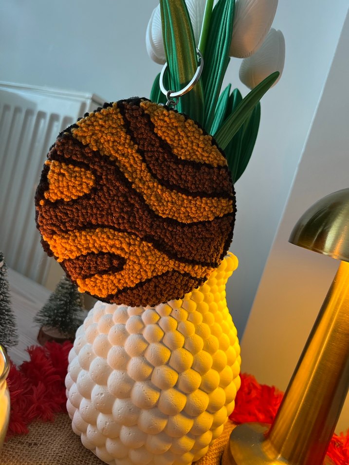 Sarı ve Kahverengi Desenli Dekoratif Anahtarlık - Görsel 3