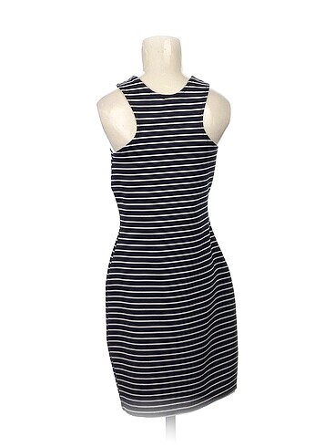 36 Beden PreLoved Kısa Elbise %70 İndirimli.