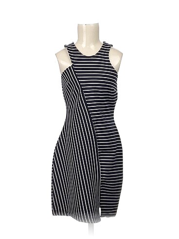 PreLoved Kısa Elbise %70 İndirimli.