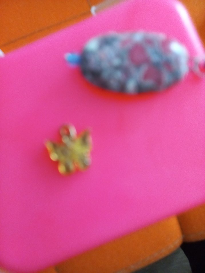 Sarı Parlak Kelebek Charm - Görsel 3