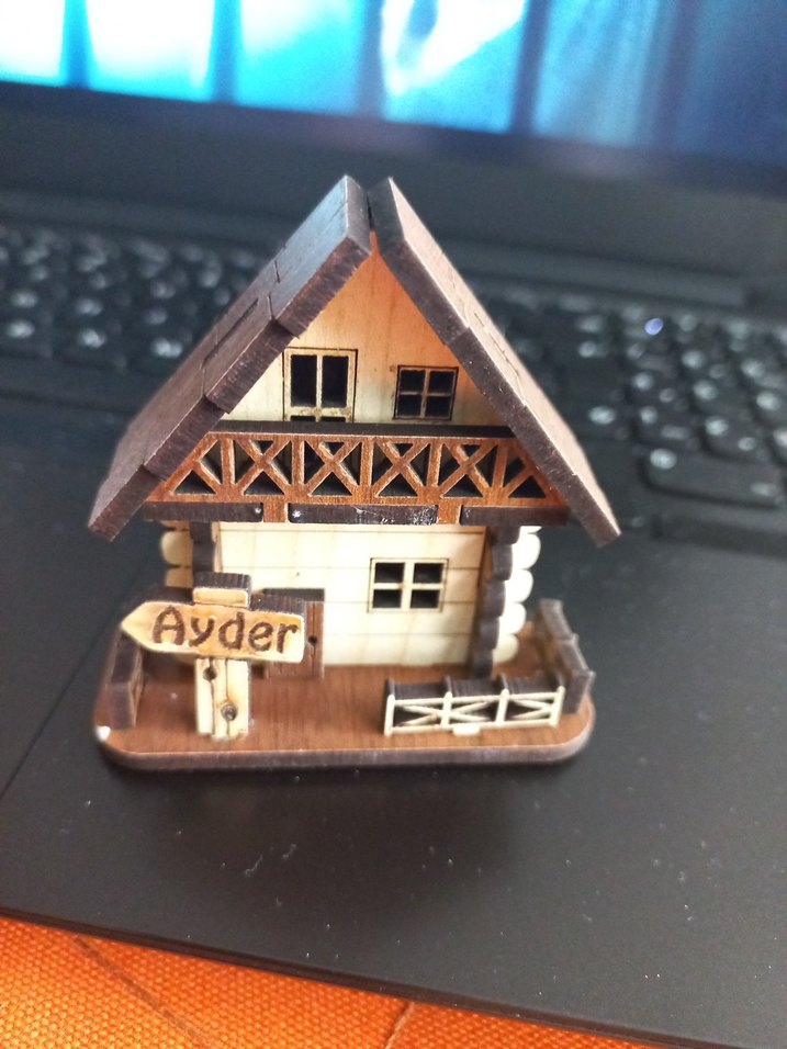 MAGNET
Kahverengi Ahşap Ayder Ev Figürü - Görsel 2