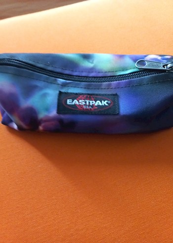 EASTPAK
KALEMLIK - Görsel 3