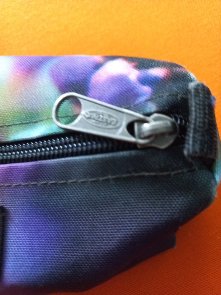 EASTPAK 
KALEMLIK - Görsel 2