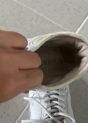 Guess Guess Beyaz Bağcıklı Kadın Spor Ayakkabı