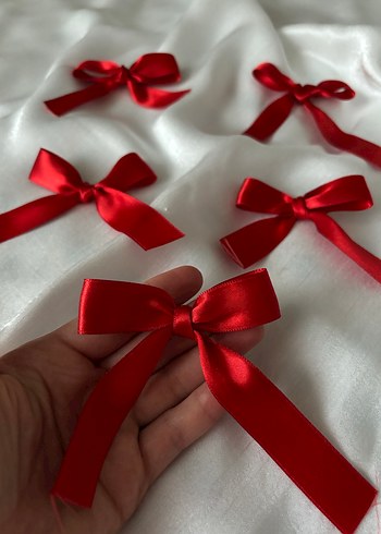 Kırmızı İpek Görünümlü Çocuk Kurdele - Görsel 3