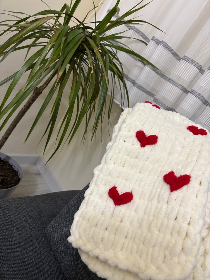 Kırmızı Kalp Desenli Kadın Örgü Şal - Görsel 3