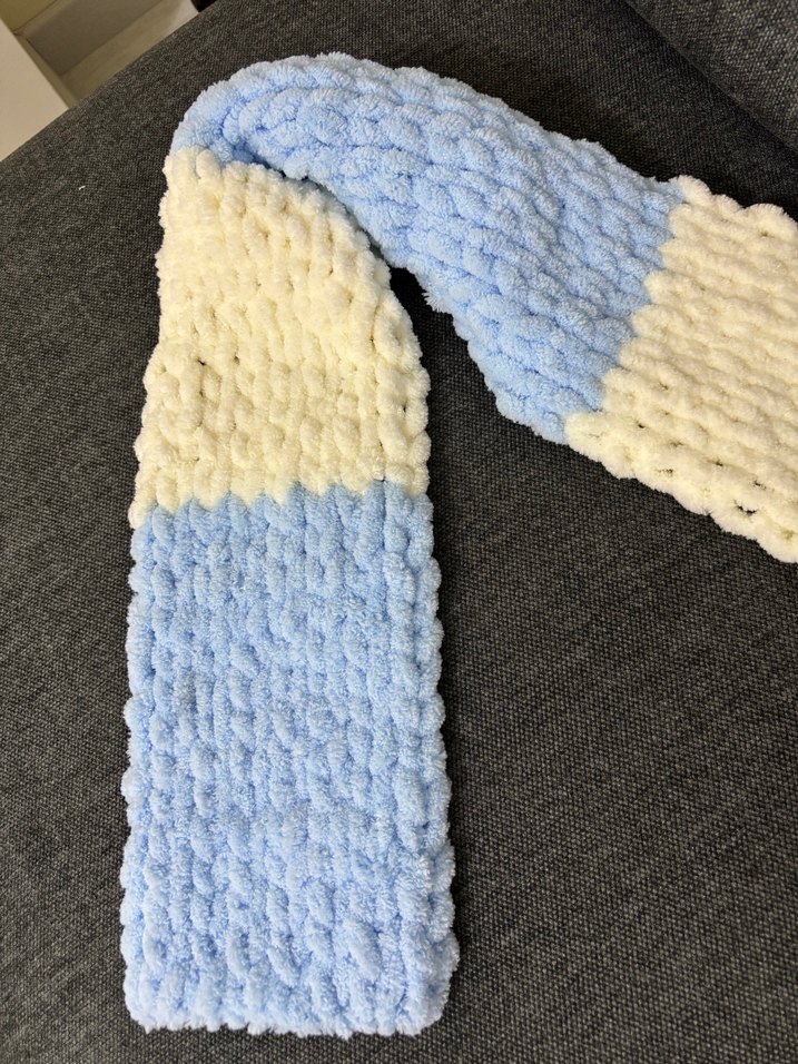 Bohem Mavi Beyaz Örgü Kadın Atkısı - Görsel 3