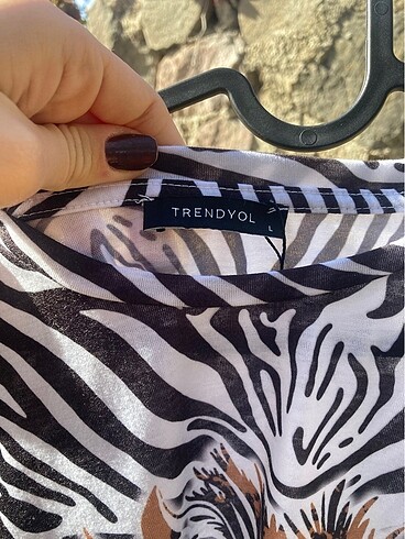 Trendyol & Milla Zebra desenli tişört
