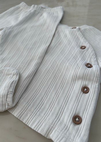 Düğmeli Beyaz Bebek Takımı - Görsel 4