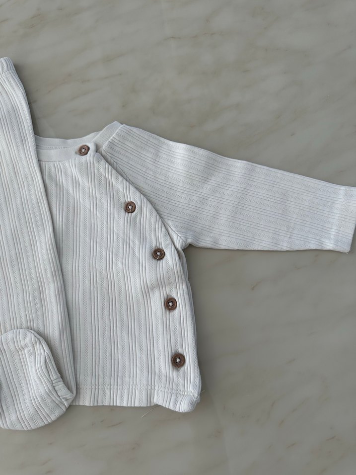 Düğmeli Beyaz Bebek Takımı - Görsel 3